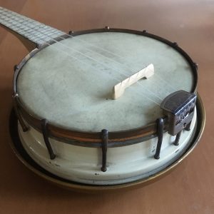 Vintage White Banjolele British 7