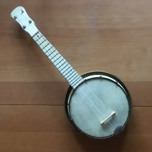 Vintage White Banjolele British 7