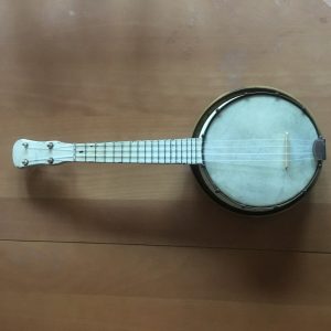 Vintage White Banjolele British 7