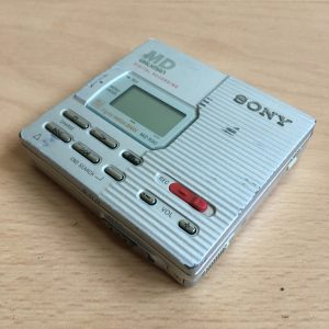 Sony MiniDisc MD Walkman MZ-R90