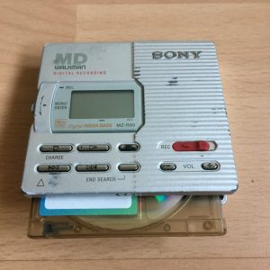 Sony MiniDisc MD Walkman MZ-R90