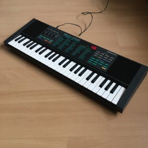 Yamaha Portasound PSS-270 electronic organ