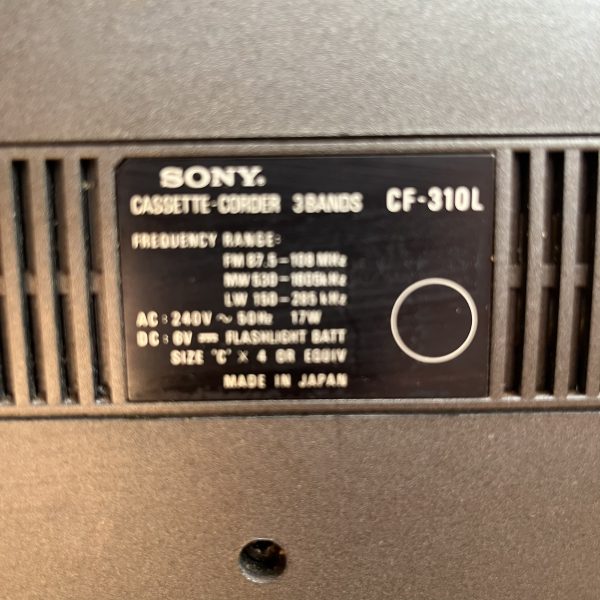 Sony CF-310L Radio Cassette Player Early 1970s - Image 7