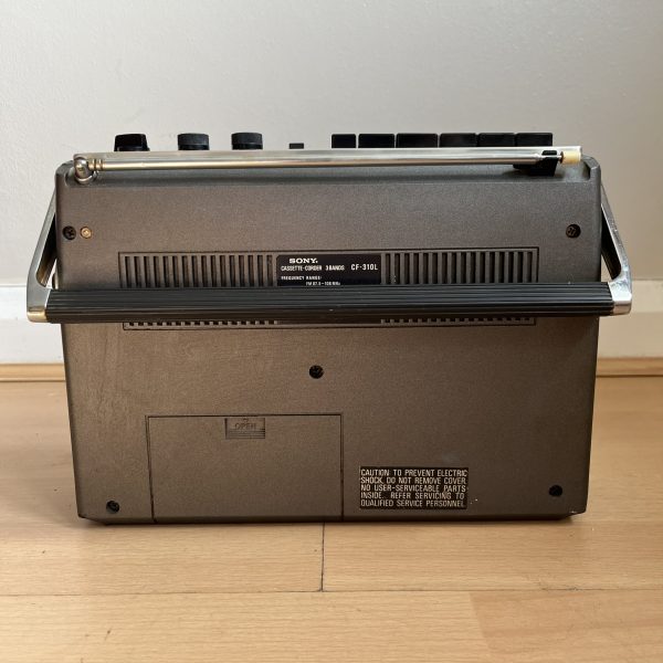 Sony CF-310L Radio Cassette Player Early 1970s - Image 5