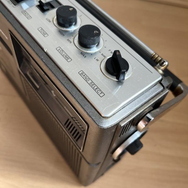 Sony CF-310L Radio Cassette Player Early 1970s - Image 10