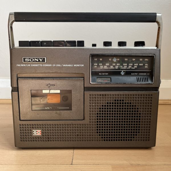 Sony CF-310L Radio Cassette Player Early 1970s - Image 8