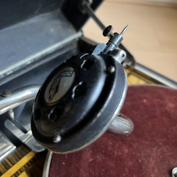 1920s Dulcetto Portable Gramophone Made in England - Image 7