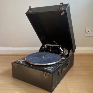 1920s Columbia 202 Picnic Gramophone Blue