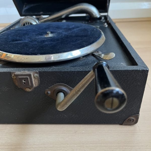 Antique 1920s Decca Crescendo Portable Wind Up Gramophone w/ BANDMASTER soundbox