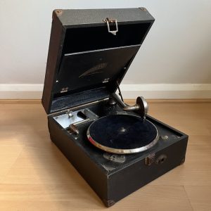 Antique 1920s Decca Crescendo Portable Wind Up Gramophone w/ BANDMASTER soundbox