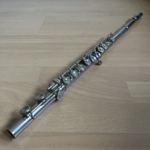 Besson Embassy London 415722 Flute & Hard Case C Flute. Made in England