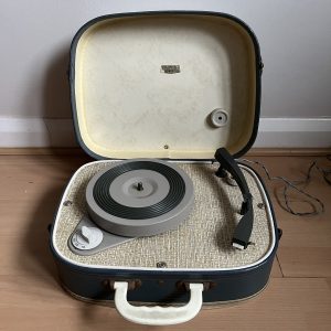 1950/60s Vintage Fidelity Portable Record Player Model HF22