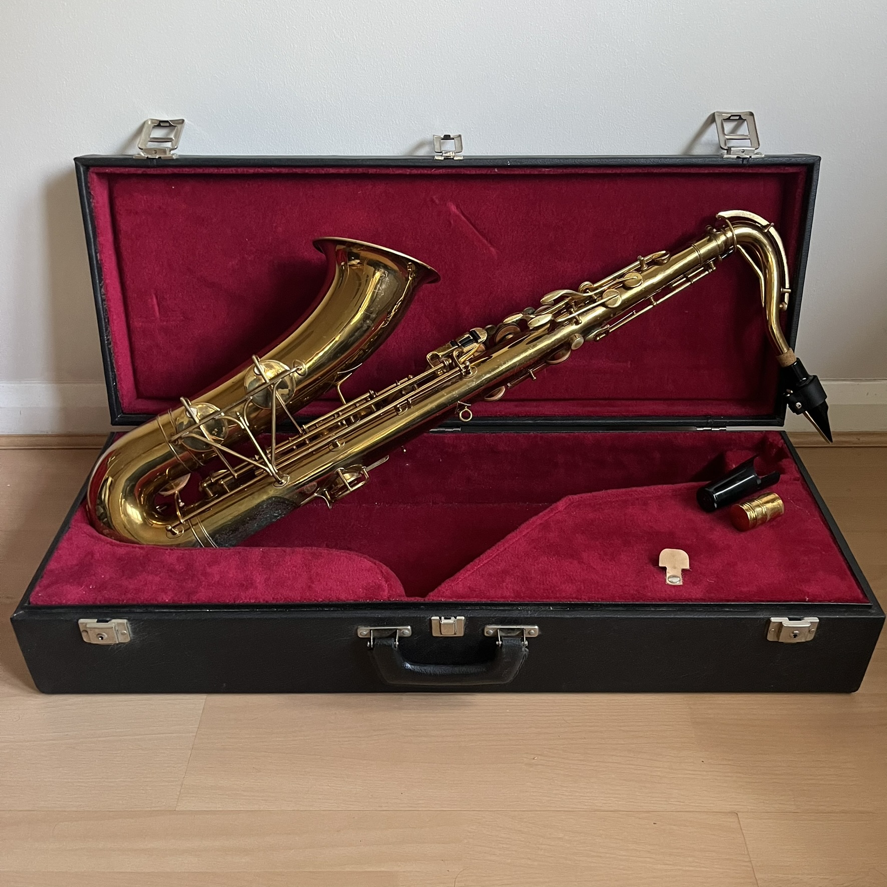 Vintage Elkhart Tenor Saxophone Band Inst Co Made in USA w/ Hard Case