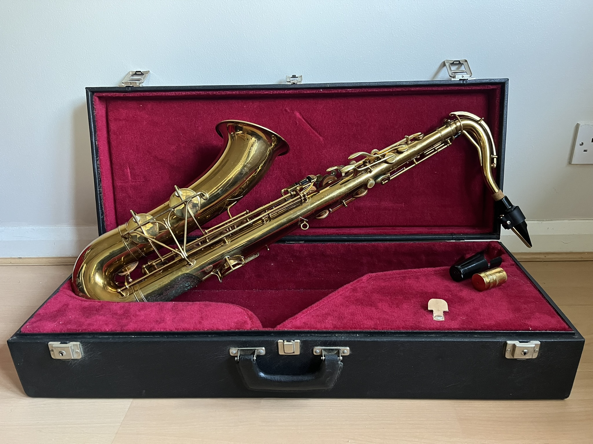 Vintage Elkhart Tenor Saxophone Band Inst Co Made in USA w/ Hard Case