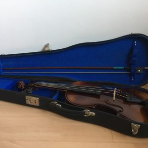 B&H 400 Series Violin cased