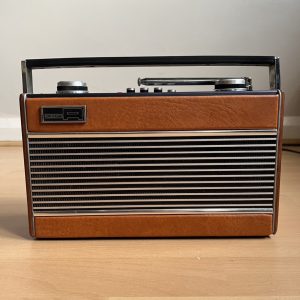 Roberts R24 Portable Transistor Radio 1983–86 MW LW UHF