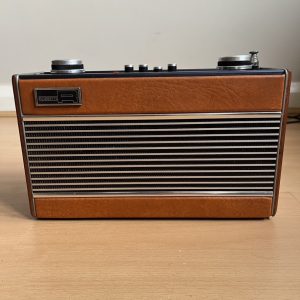 Roberts R24 Portable Transistor Radio 1983–86 MW LW UHF