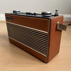 Roberts R24 Portable Transistor Radio 1983–86 MW LW UHF