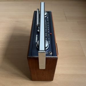 Roberts R24 Portable Transistor Radio 1983–86 MW LW UHF