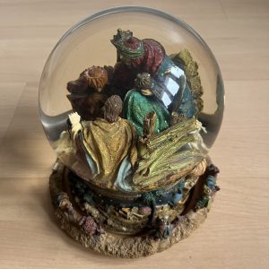 Kirkland Signature Nativity Musical Waterglobe with revolving base plays Joy to the World