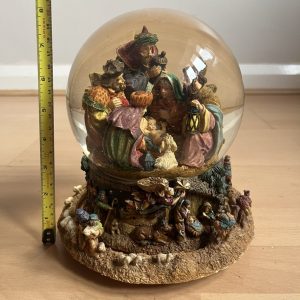 Kirkland Signature Nativity Musical Waterglobe with revolving base plays Joy to the World