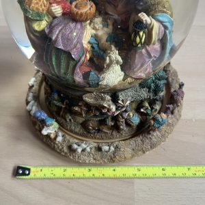 Kirkland Signature Nativity Musical Waterglobe with revolving base plays Joy to the World