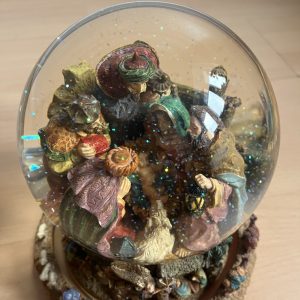 Kirkland Signature Nativity Musical Waterglobe with revolving base plays Joy to the World