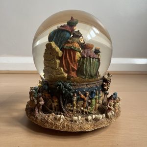 Kirkland Signature Nativity Musical Waterglobe with revolving base plays Joy to the World