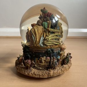 Kirkland Signature Nativity Musical Waterglobe with revolving base plays Joy to the World