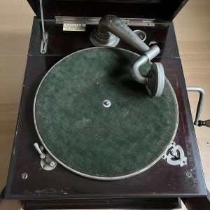 Vintage 1930s The Saville Triumph Gramophone Table Top Rare Wood Green, London