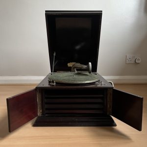 Vintage 1930s The Saville Triumph Gramophone Table Top Rare Wood Green, London
