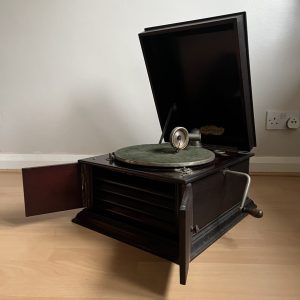 Vintage 1930s The Saville Triumph Gramophone Table Top Rare Wood Green, London