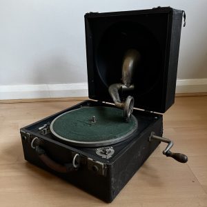 Vintage 1914+ Decca Trench Type Portable Gramophone Cased Hand-Cranked 78rpm